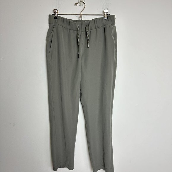 Lululemon On the Fly Sage Green 7/8 Pants Sz 8 - Picture 1 of 7